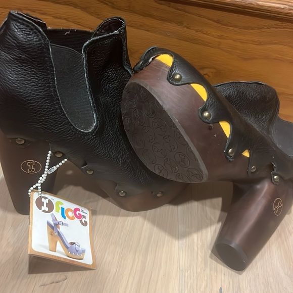 Flogg booties NWT - Picture 2 of 2